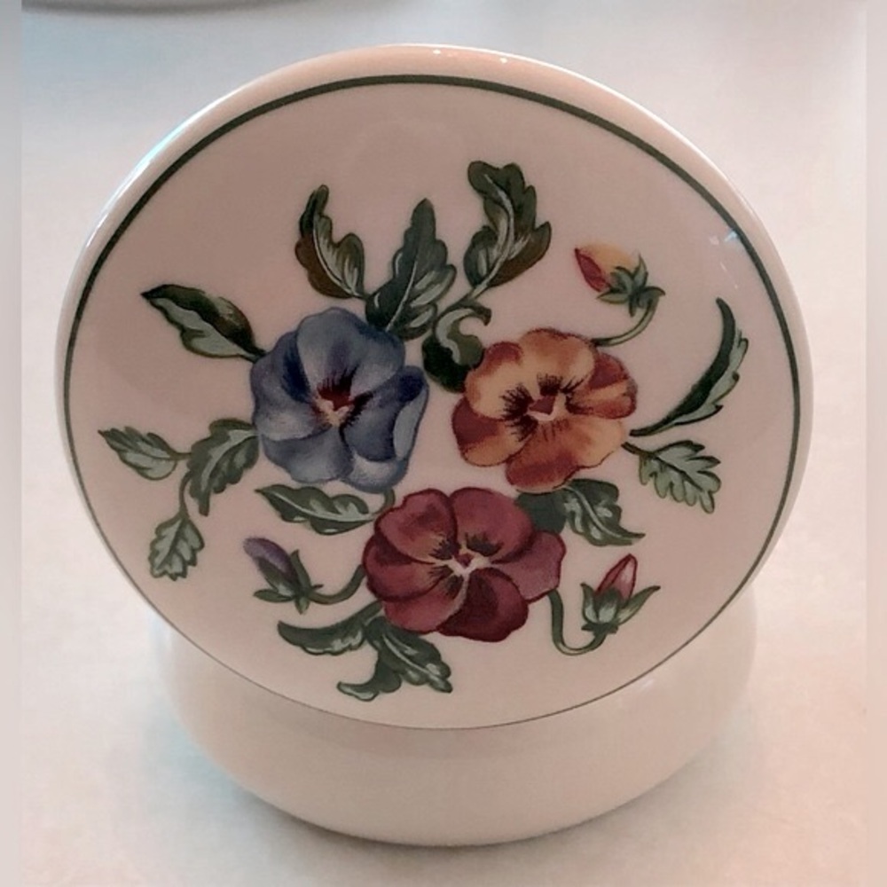 PartyLite Porcelain Round Jewelry Trinket Box - Picture 9 of 10